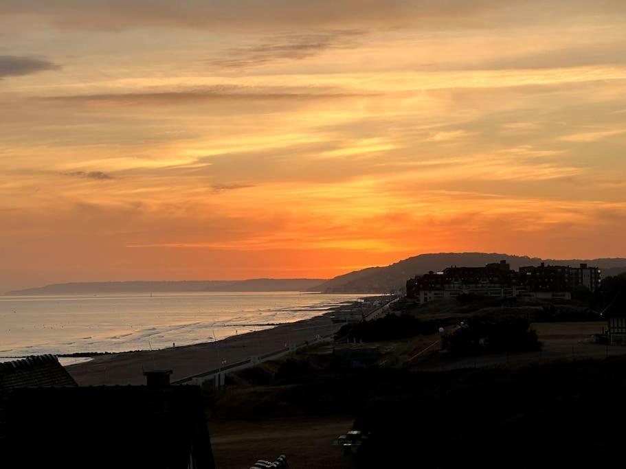Sur La Plage / Enjoy The Beach Apartment Cabourg Bagian luar foto